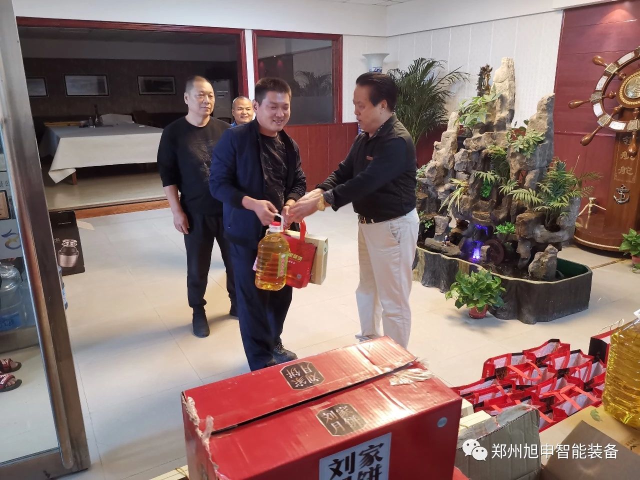 旭申智能裝備，操作機(jī)滾輪架，變位機(jī)